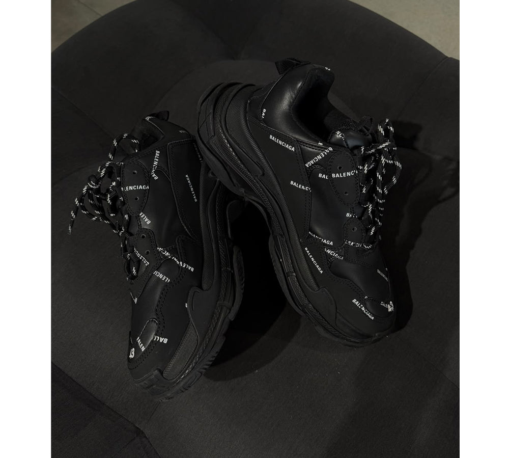 Balenciaga Triple S Allover Logo Black (USADO) - 43