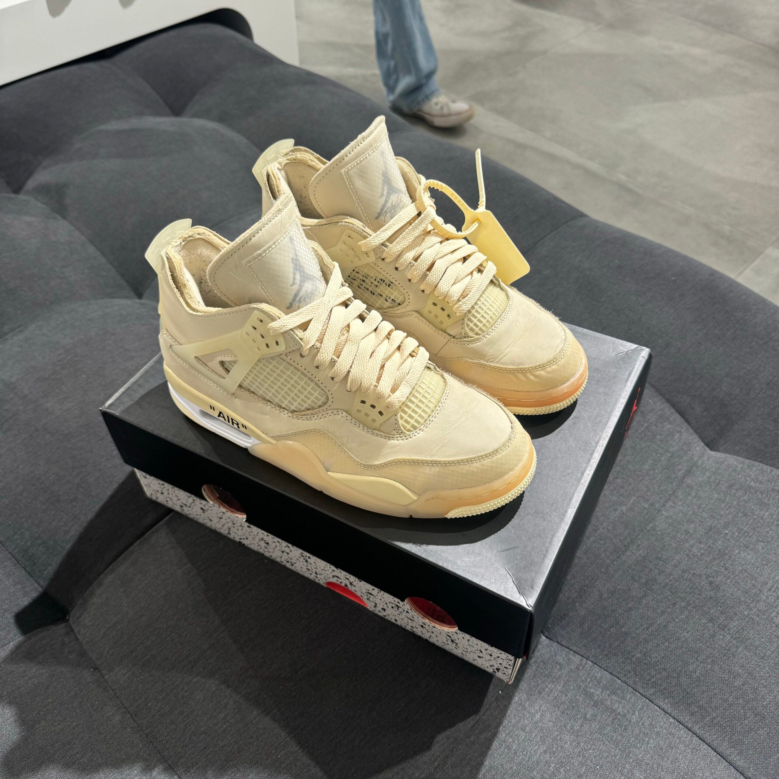 Jordan 4 Retro (41) - Off-White Sail (USADO)