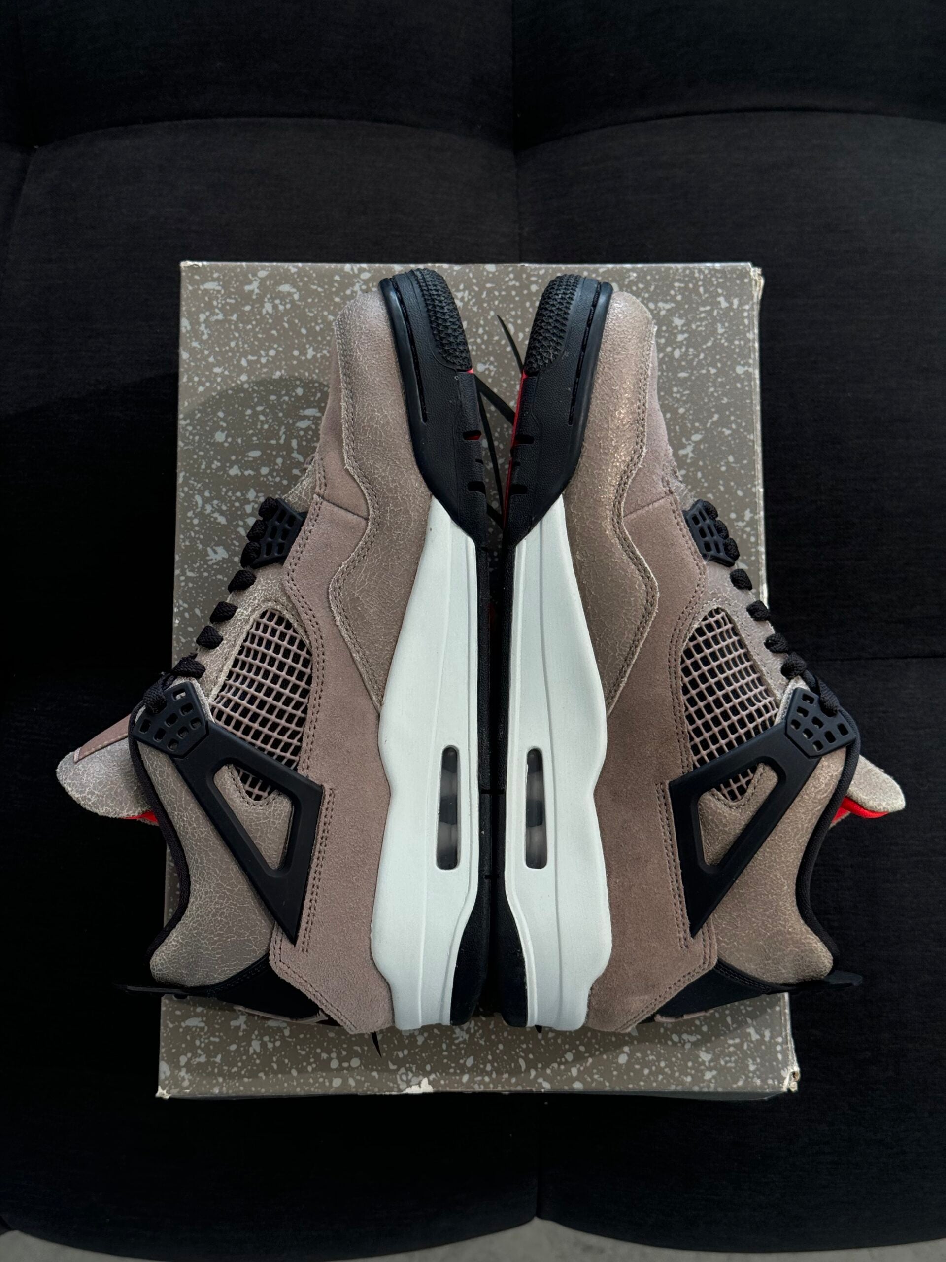 Jordan 4 Retro (43) - Taupe Haze (USADO)