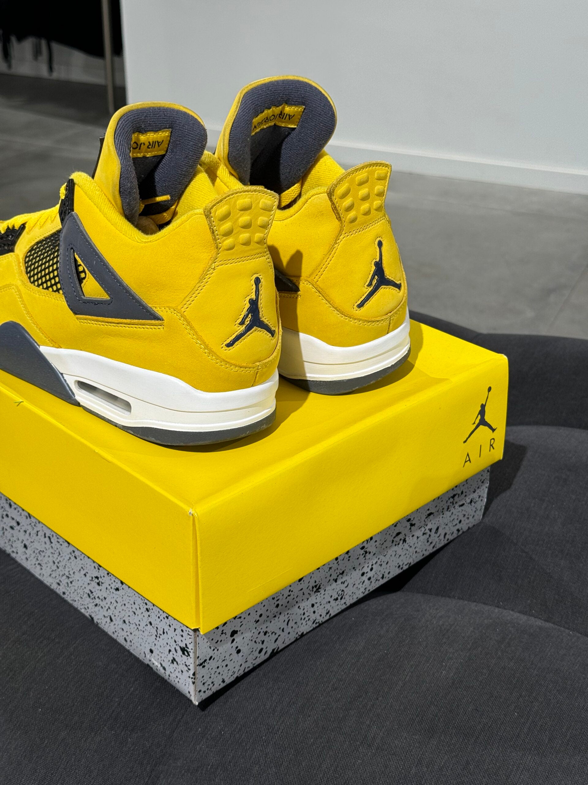 Jordan 4 Retro (46) - Lightning (USADO)