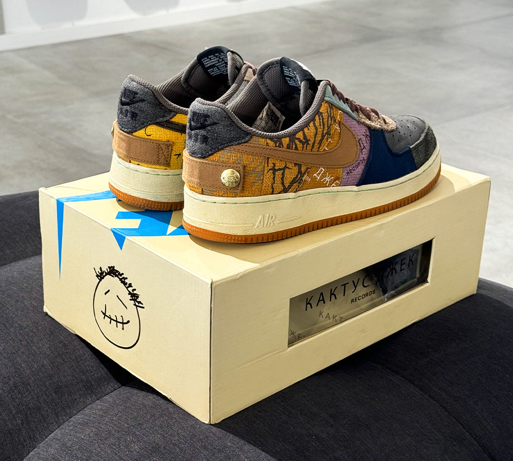 Nike Air Force 1 Low - Travis Scott Cactus Jack 42 - USADO