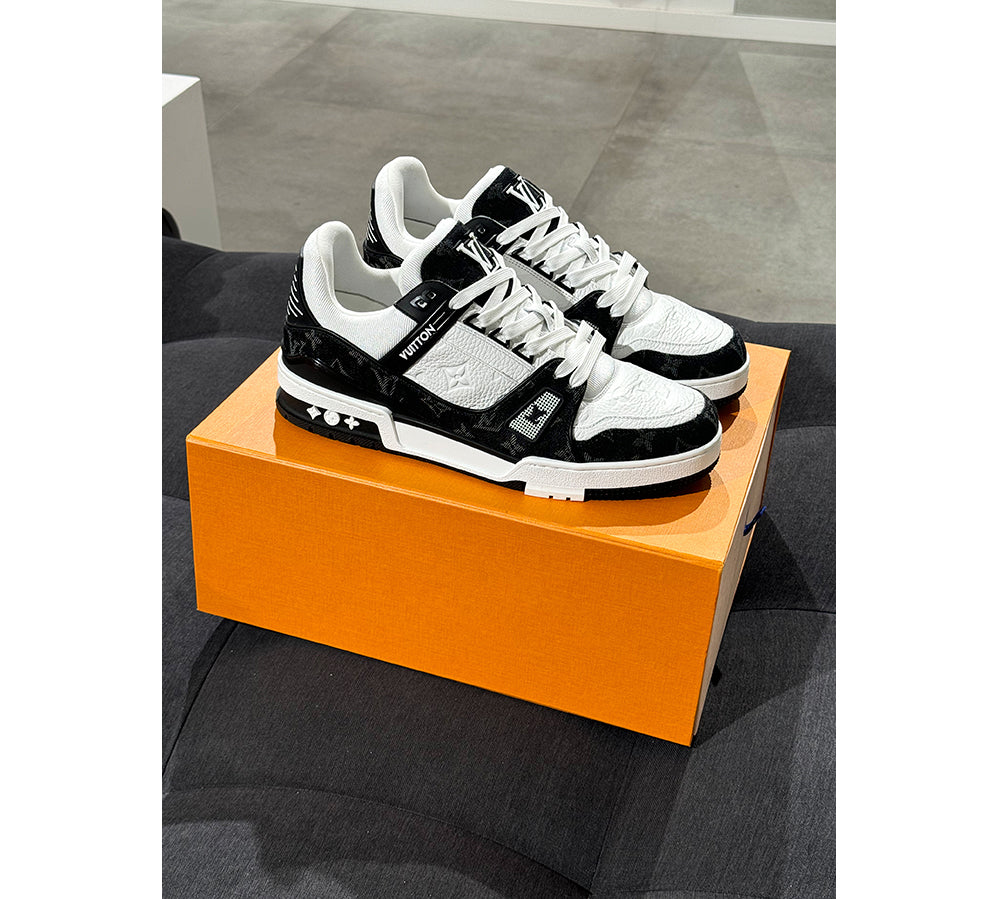 Louis Vuitton LV Trainer (44) - White Black (USADO)